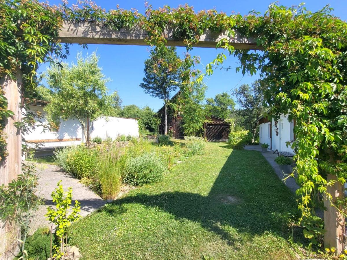 Begr�nter Innenhof (9)