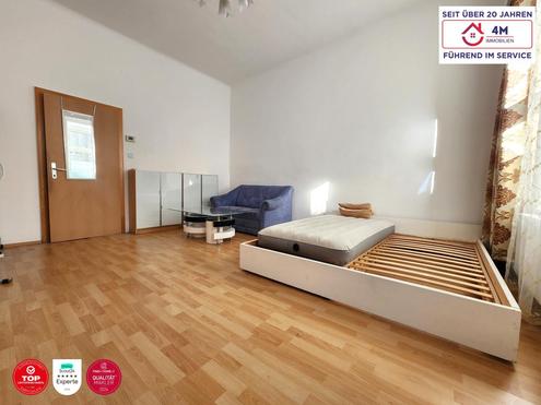 *Tolle Lage am  Augarten* Sanierungsbed�rftige Altbau-Erdgeschosswohnung