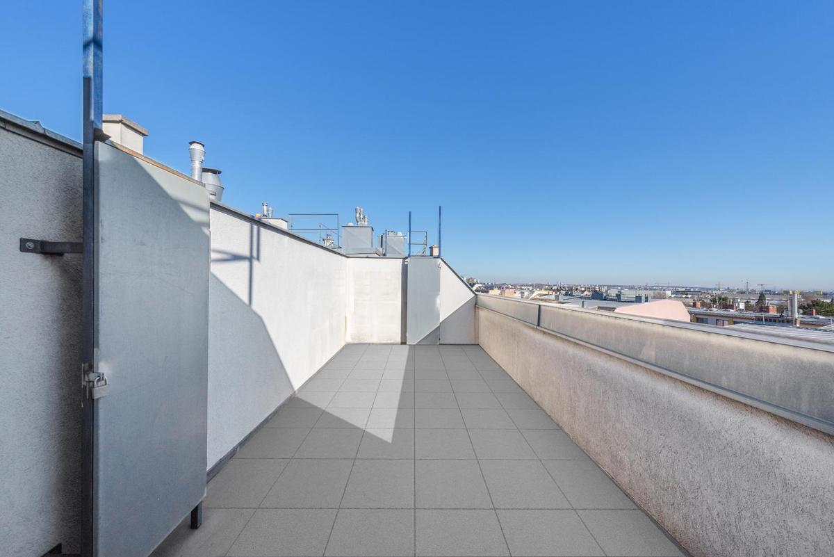 S�dseitige Terrasse- Boden Retouched