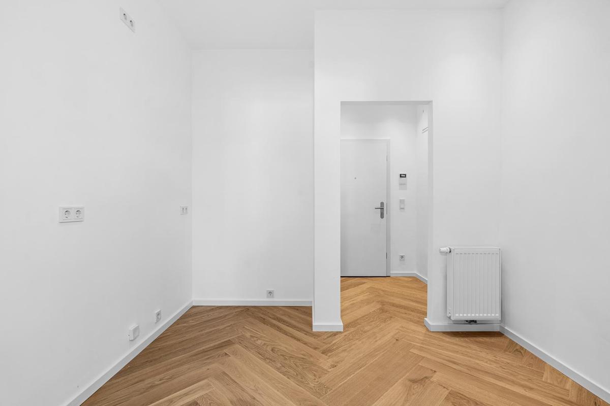 K�che mit Blick in den Vorraum