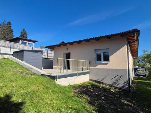 NEUBAU BUNGALOW IN SEHR GUTER WOHNLAGE MIT AUSBLICK