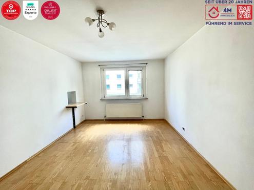 3-Zimmer-Wohnung mit Loggia ? innenhofseitig & direkt bei der U6 Dresdnerstraße