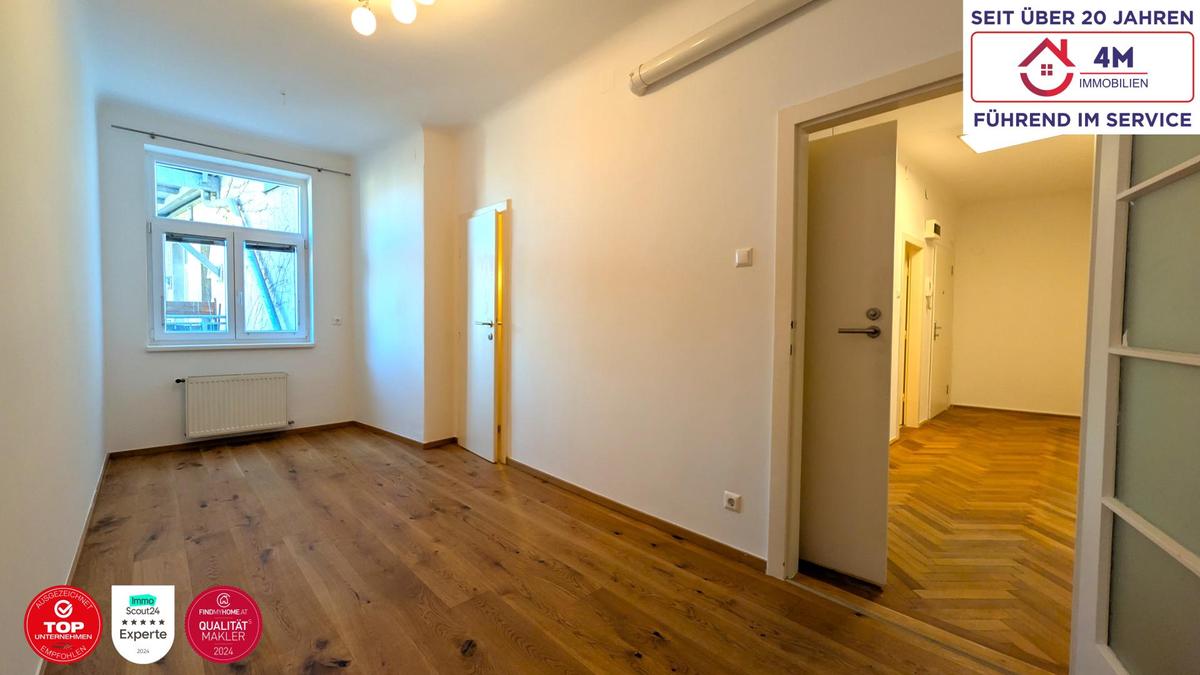 Schlafzimmer 2 mit Schrankraum