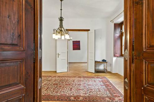 Großzügige Stadtvilla mit Gästehaus, Garten und vielseitigem Nutzungspotenzial!