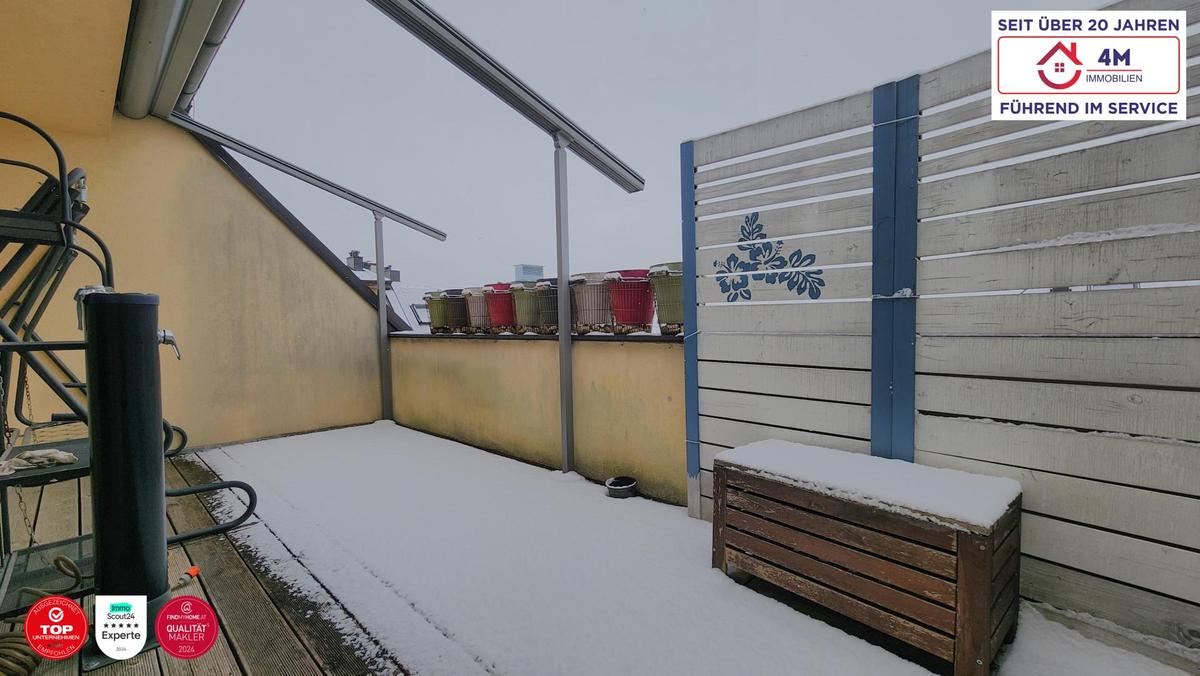 gro�e Terrasse oben