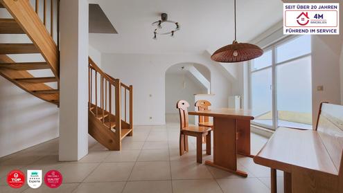 Helle Dachgeschoss-Maisonette mit zwei traumhaften Terrassen und Tiefgaragenplatz