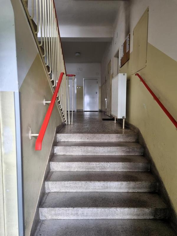 Treppenhaus - Liftzugang