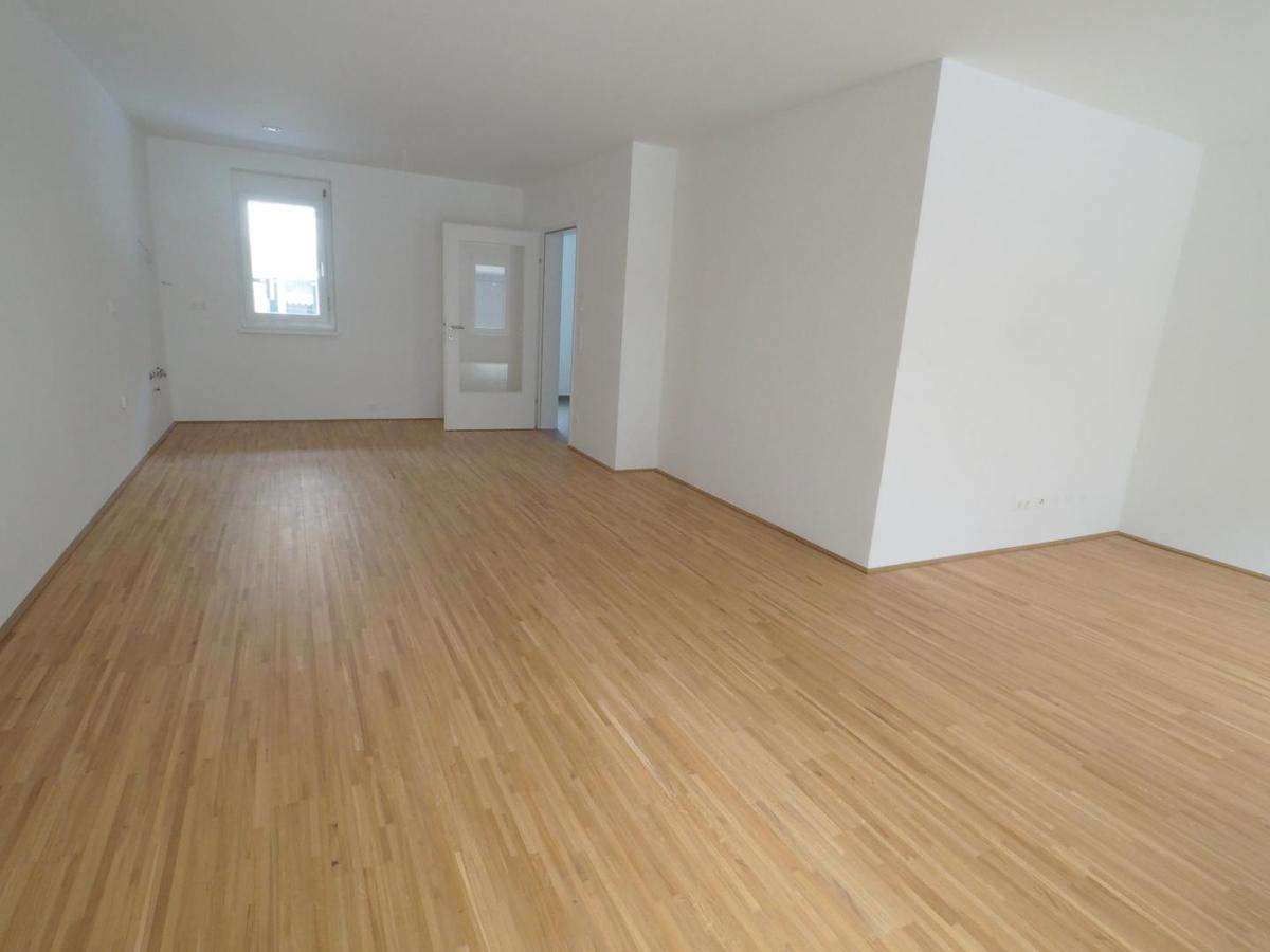 EG  gro�er Wohnraum mit offener K�che