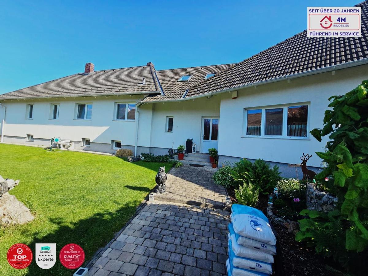 Hausansicht Stra�enseitig