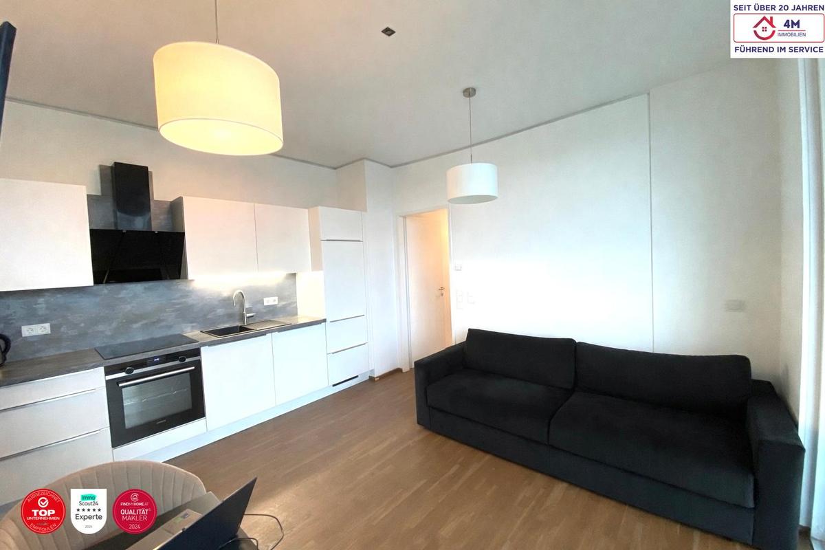 Wohnzimmer mit K�che