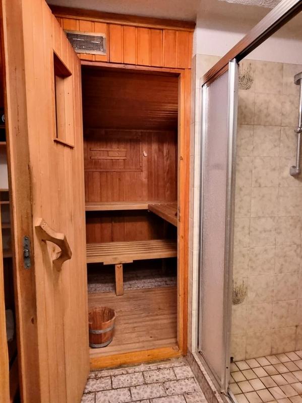 Sauna mit Dusche