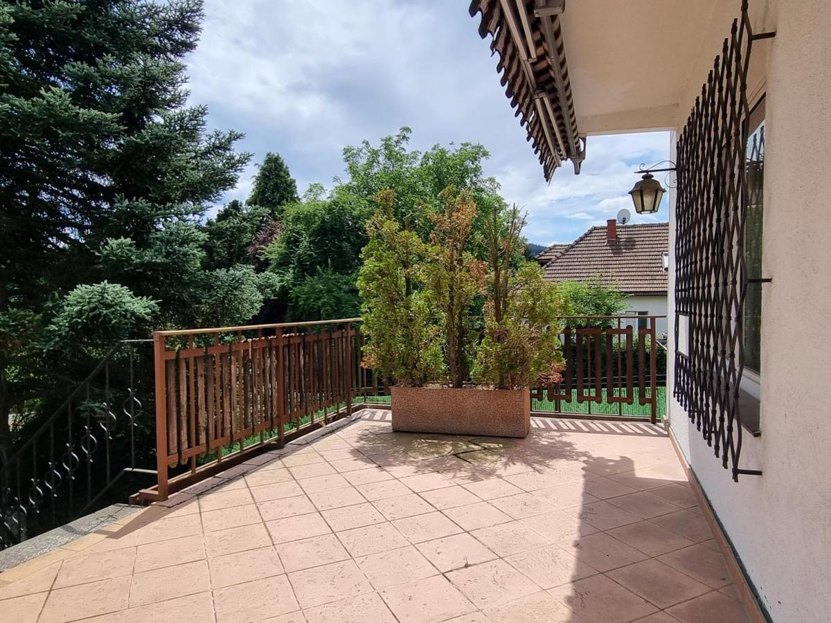 Terrasse bei Wohnzimmer