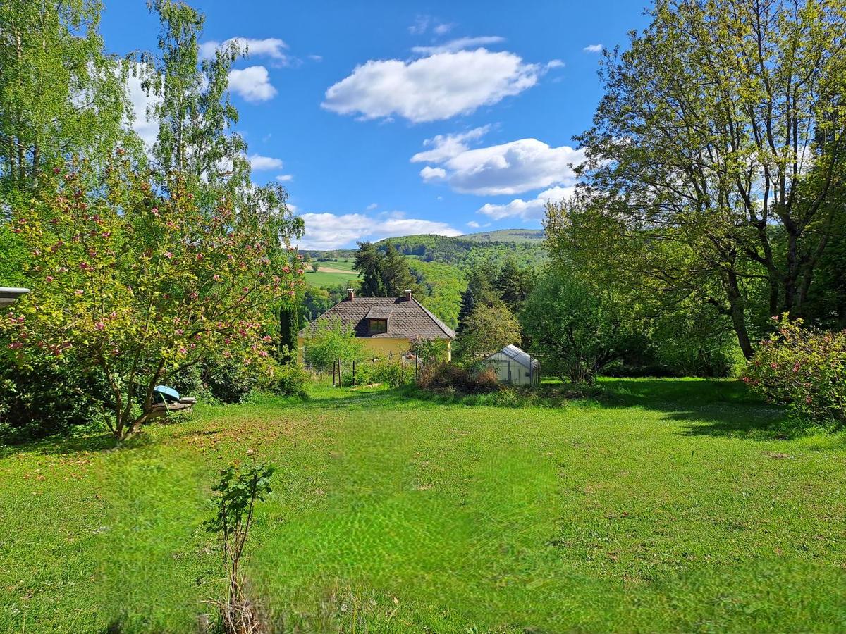 bestehend aus 2 Grundst�cken je mit der Widmung BW