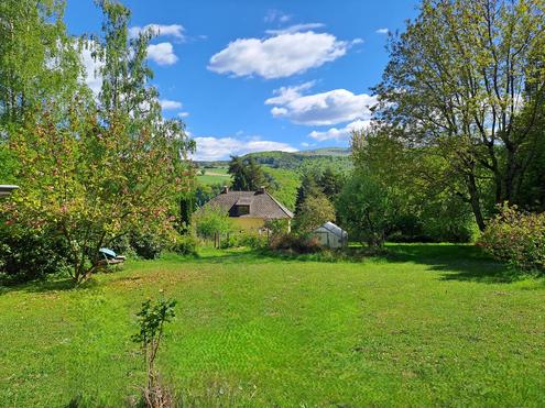 SONNIGE GROSSZ�GIGE LIEGENSCHAFT BESTEHEND AUS 2 GRUNDST�CKEN MIT SCH�NEM AUSBLICK &amp; POTENTIAL