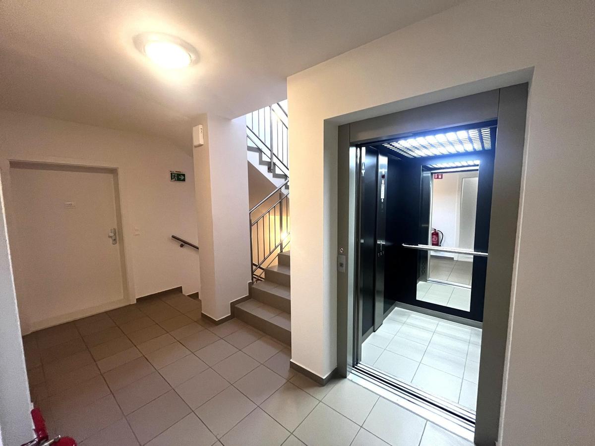 15 Stiegenhaus_Aufzug