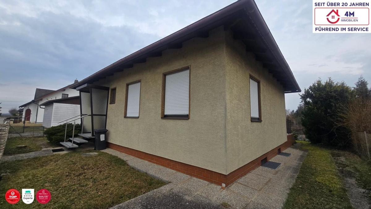 Stra�enansicht Haus