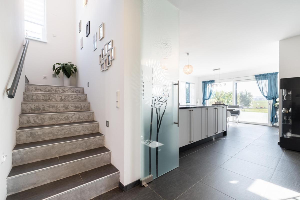 15 Stiegenaufgang zu OG