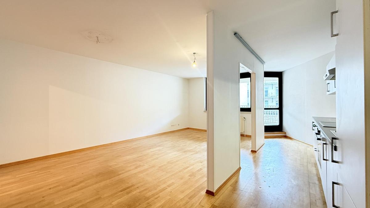 Wohnzimmer und offene K�che