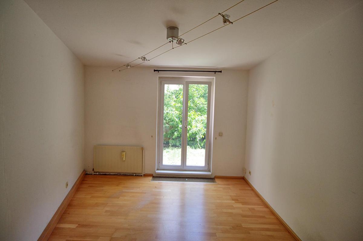 Schlafzimmer mit Terrassenausgang