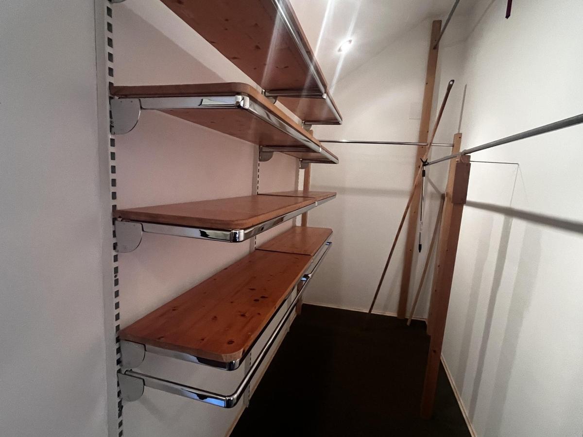 16 Schlafzimmer 2 Garderobe