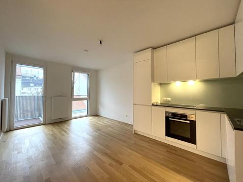 4.OG! Neuwertige 2 Zimmer Wohnung mit hofseitigem Balkon! Top-Ausstattung!