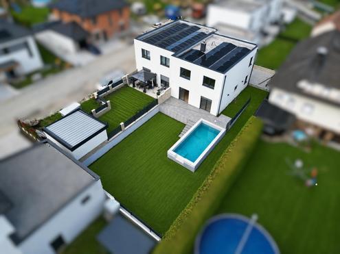 "Ihr neues Zuhause in Reichersdorf ? Doppelhaush�lfte mit Pool &amp; Traumgarten"