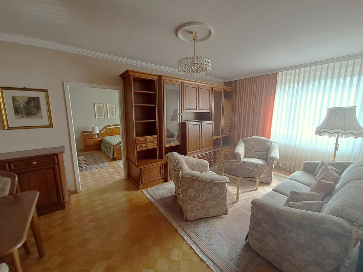 ger�imiges Wohnzimmer