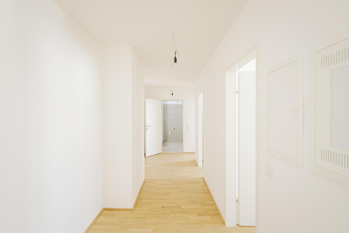 Vorraum,Bilder einer fast identen Wohnung