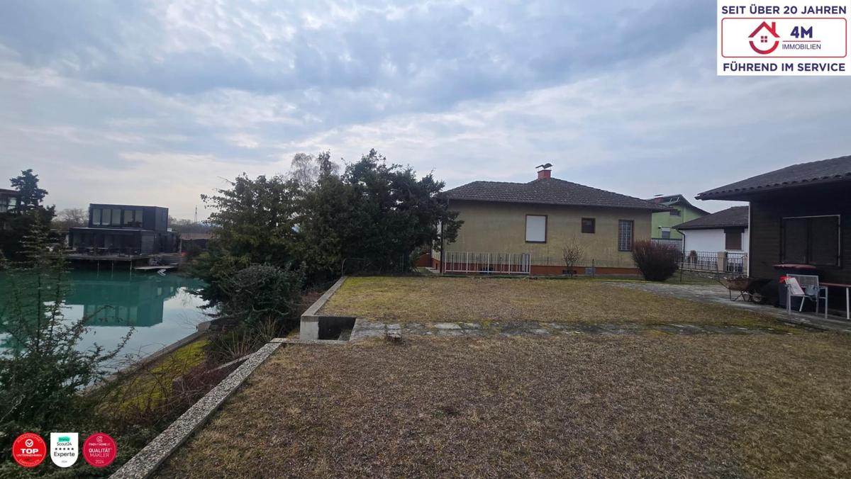 Grundst�ck und Stufenabgang See