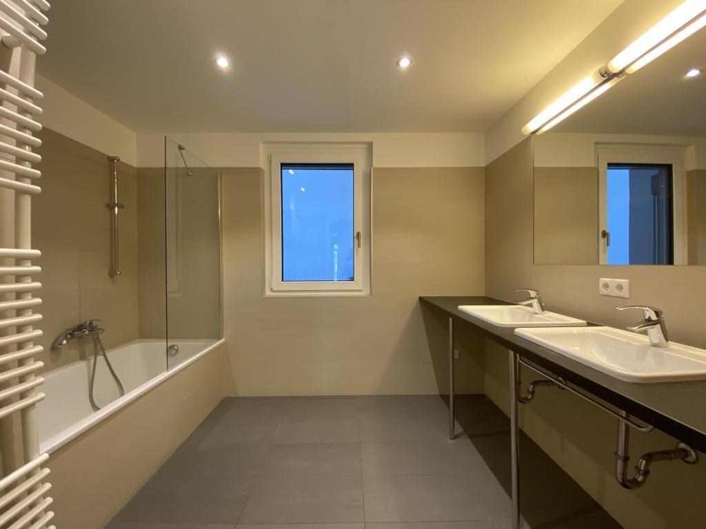 Badezimmer mit Tageslicht