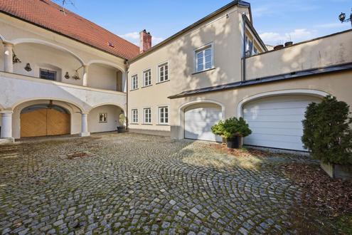 Historisches Renaissance-Anwesen mit einzigartiger Authentizit�t in Weyerburg!