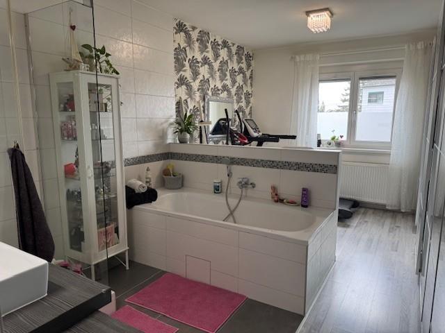 Badezimmer, Schrankraum EG.