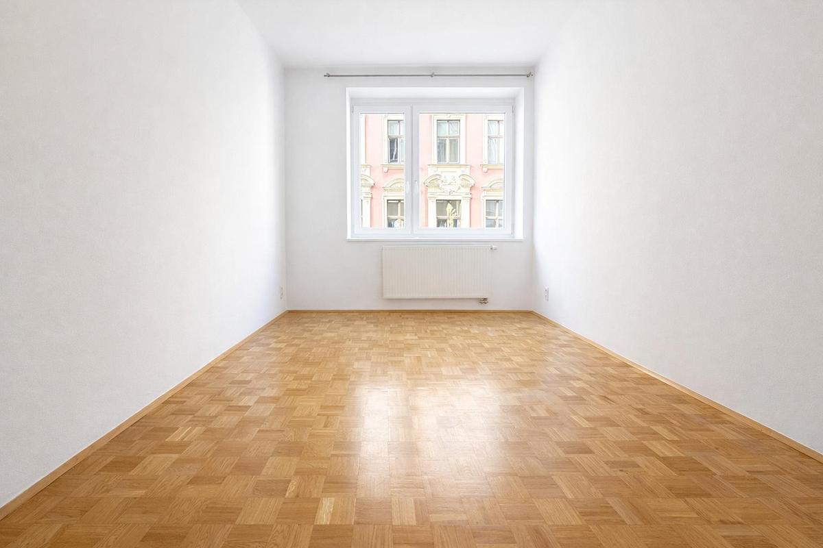 Zimmer- Blick zum Fenster