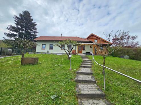 KLEINES, CHARMANTES EINFAMILIENHAUS