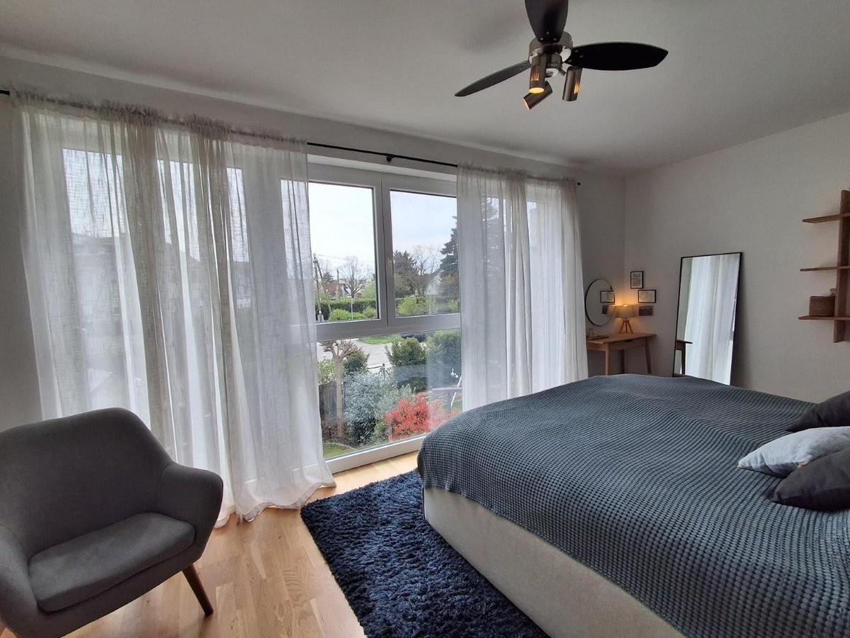 5 Schlafzimmer mit Doppelbett RH 1220