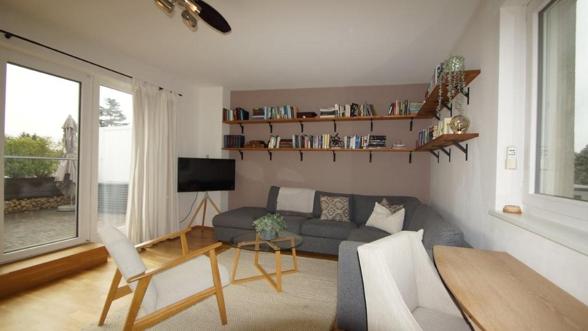 18 Wohnzimmer 2. OG DG RH 1220