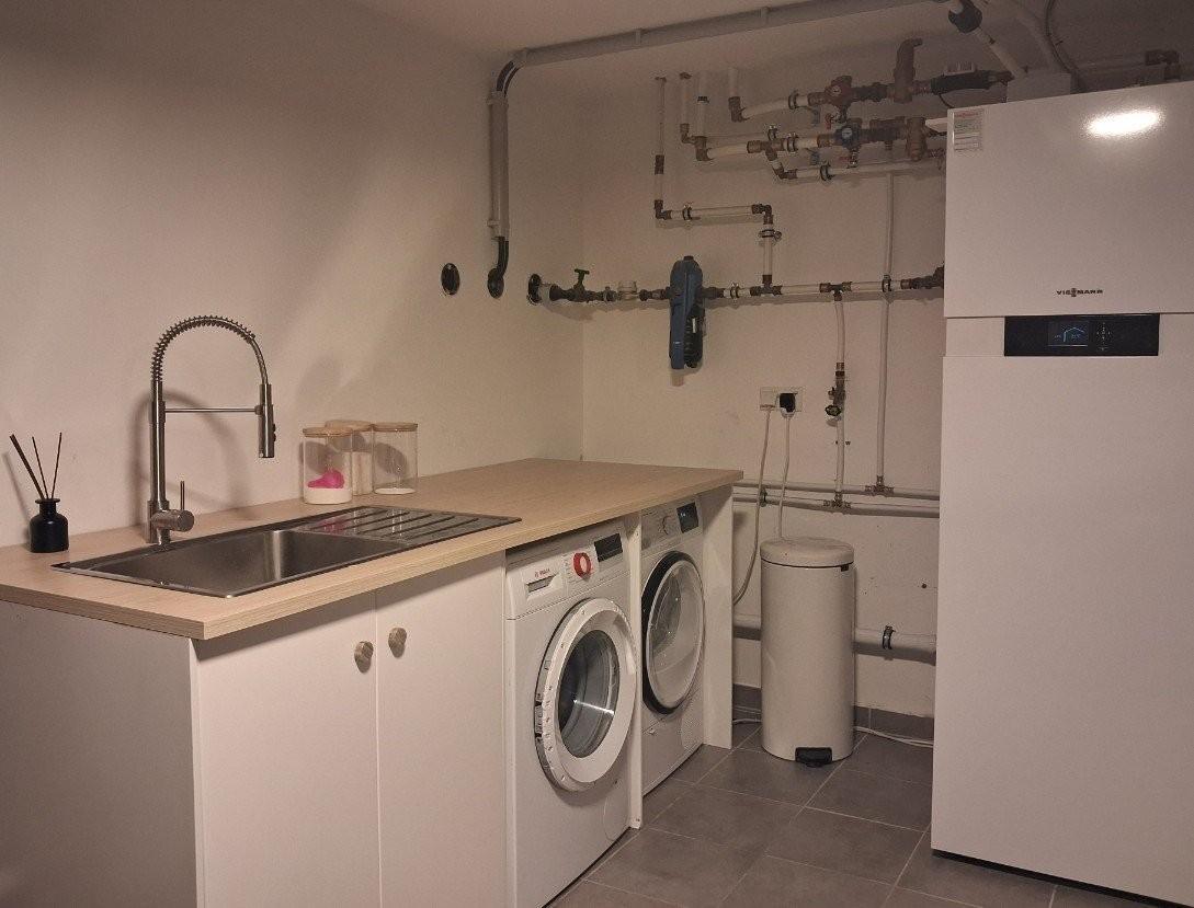 33 Viessmann Luftw�rmepumpe und Waschk�che RH 1220