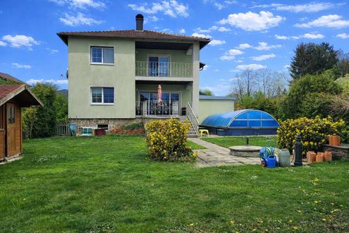 GER�UMIGES EIN- oder ZWEIFAMILIENHAUS IN W�RMLA