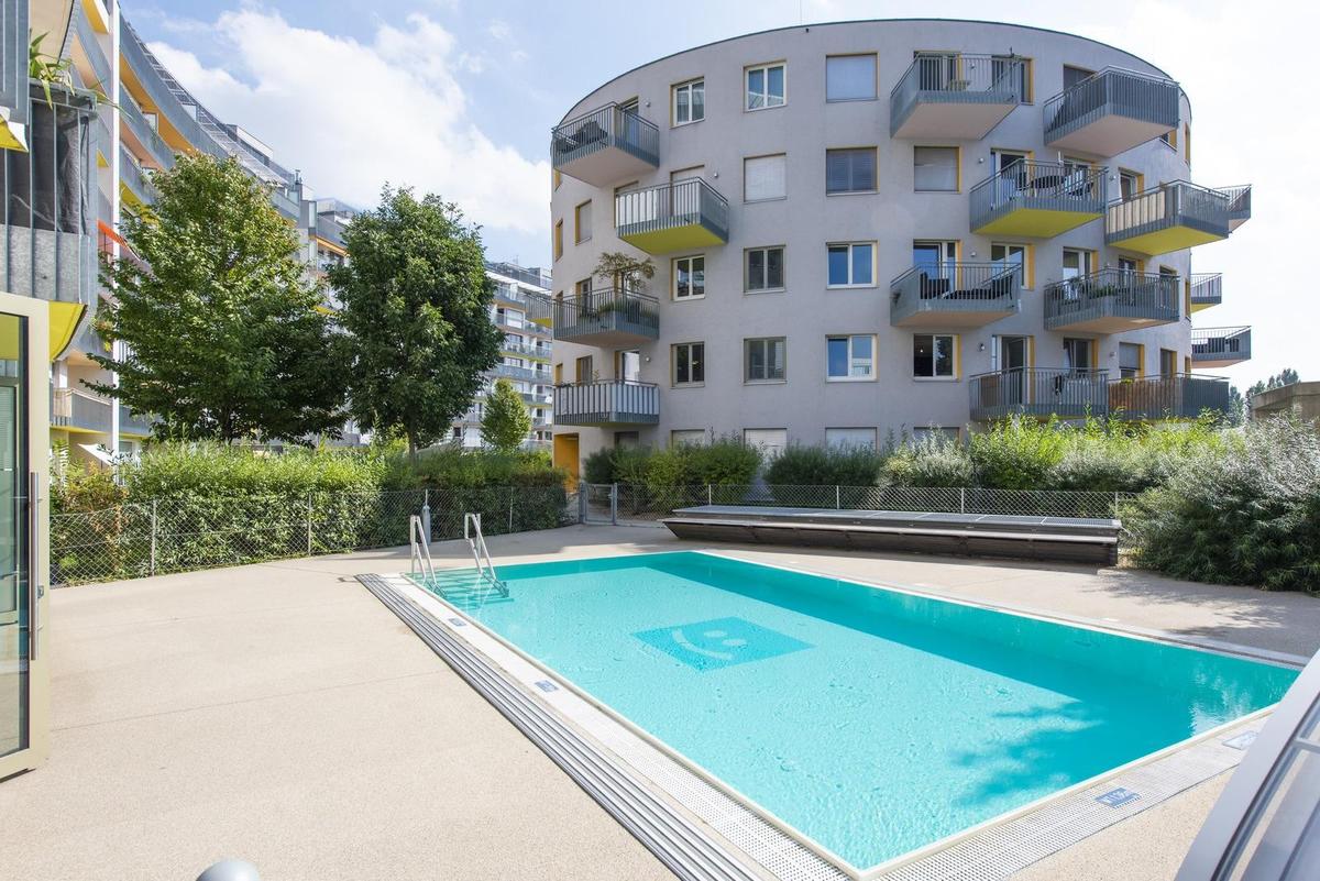 Campus Lodge_273-A1141-exterior-038