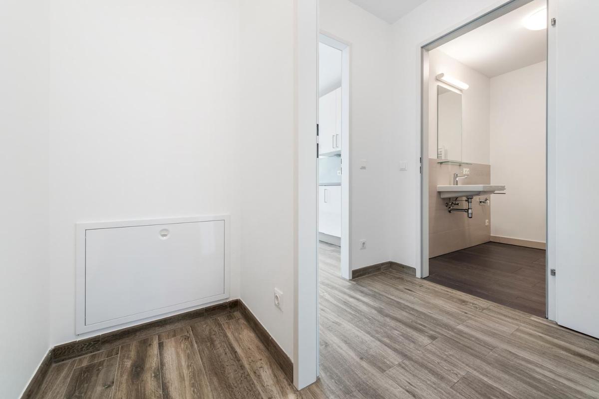 PMP273-AN-24823-JFW324_002