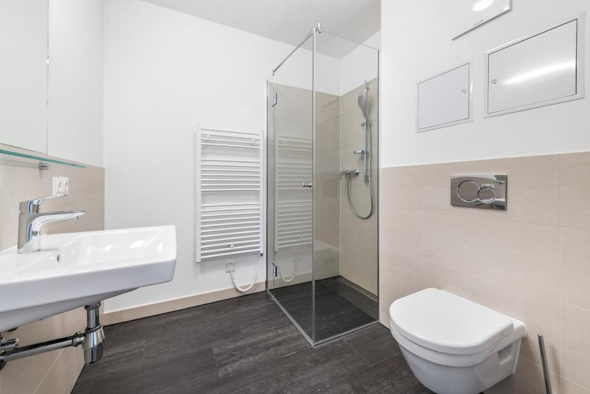 PMP273-AN-24823-JFW324_004