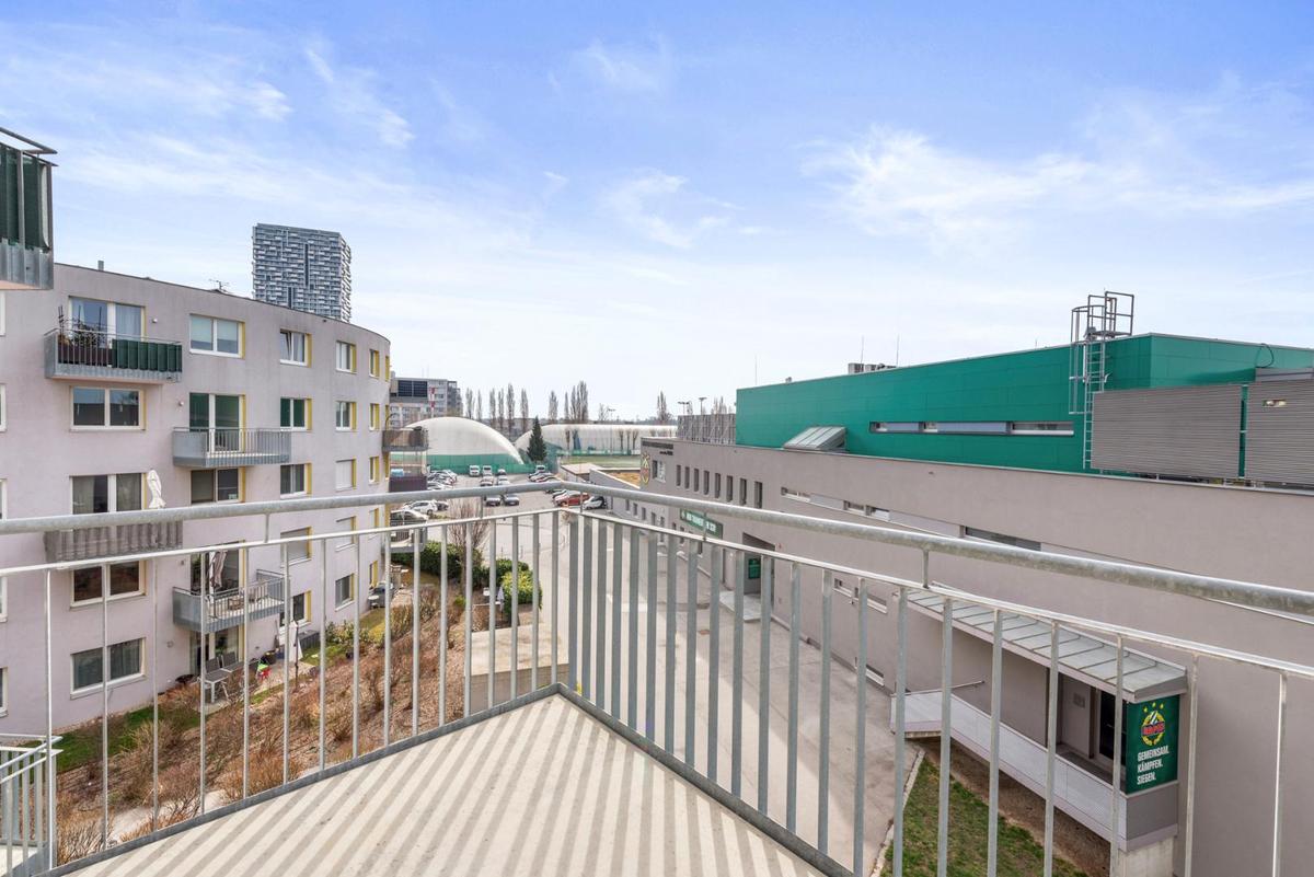 PMP273-AN-24823-JFW324_013