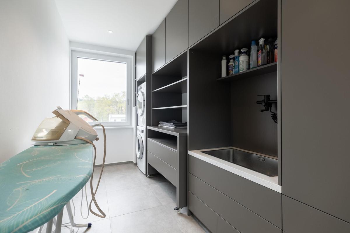 24 Hauswirrtschftsraum