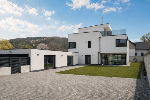 "Architektenvilla im Wienerwald Luxus Design trifft Naturidylle"