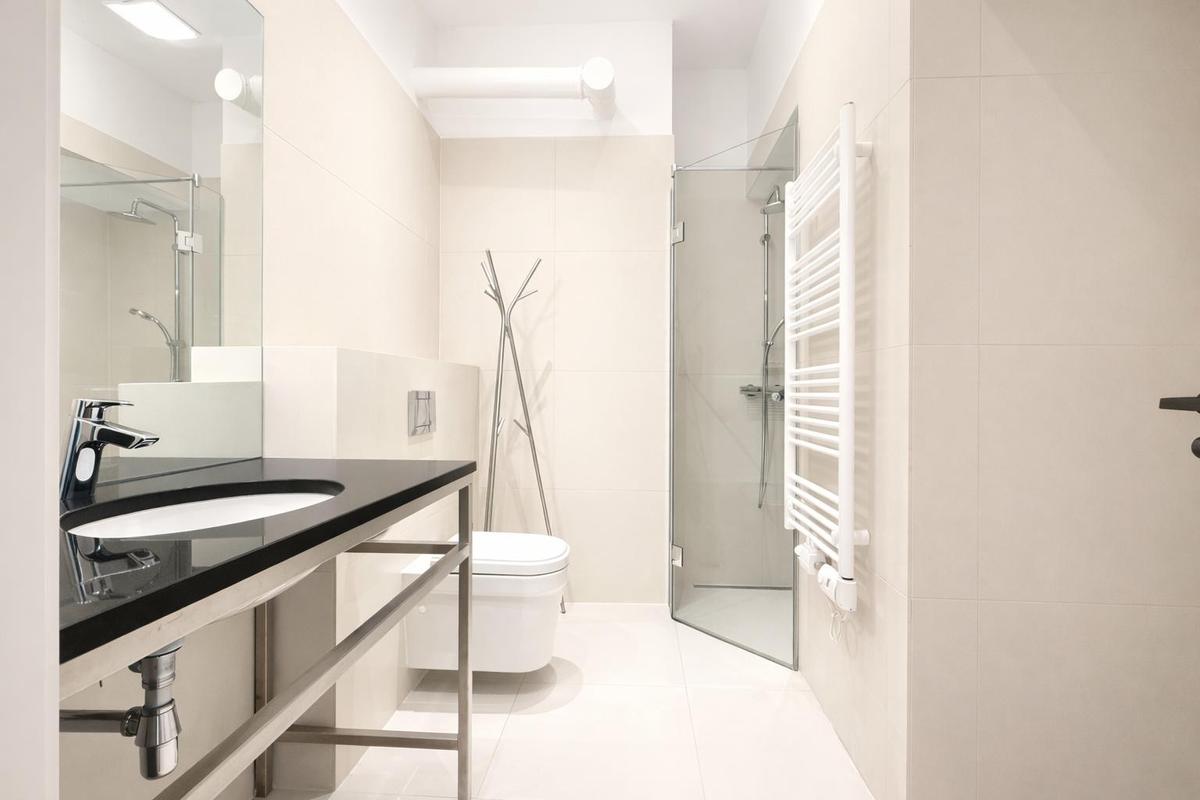 Badezimmer mit Dusche