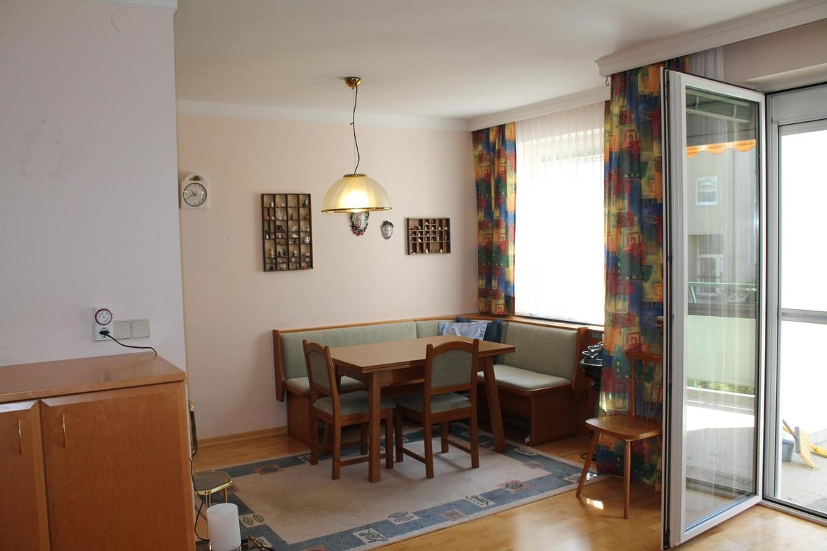 ETW 2000 Stockerau - Wohn-Essbereich