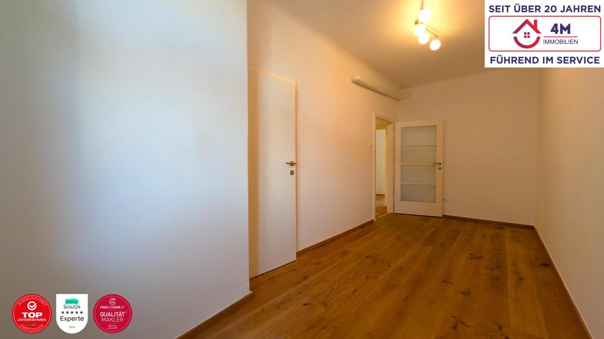 Schlafzimmer 2 mit Schrankraum