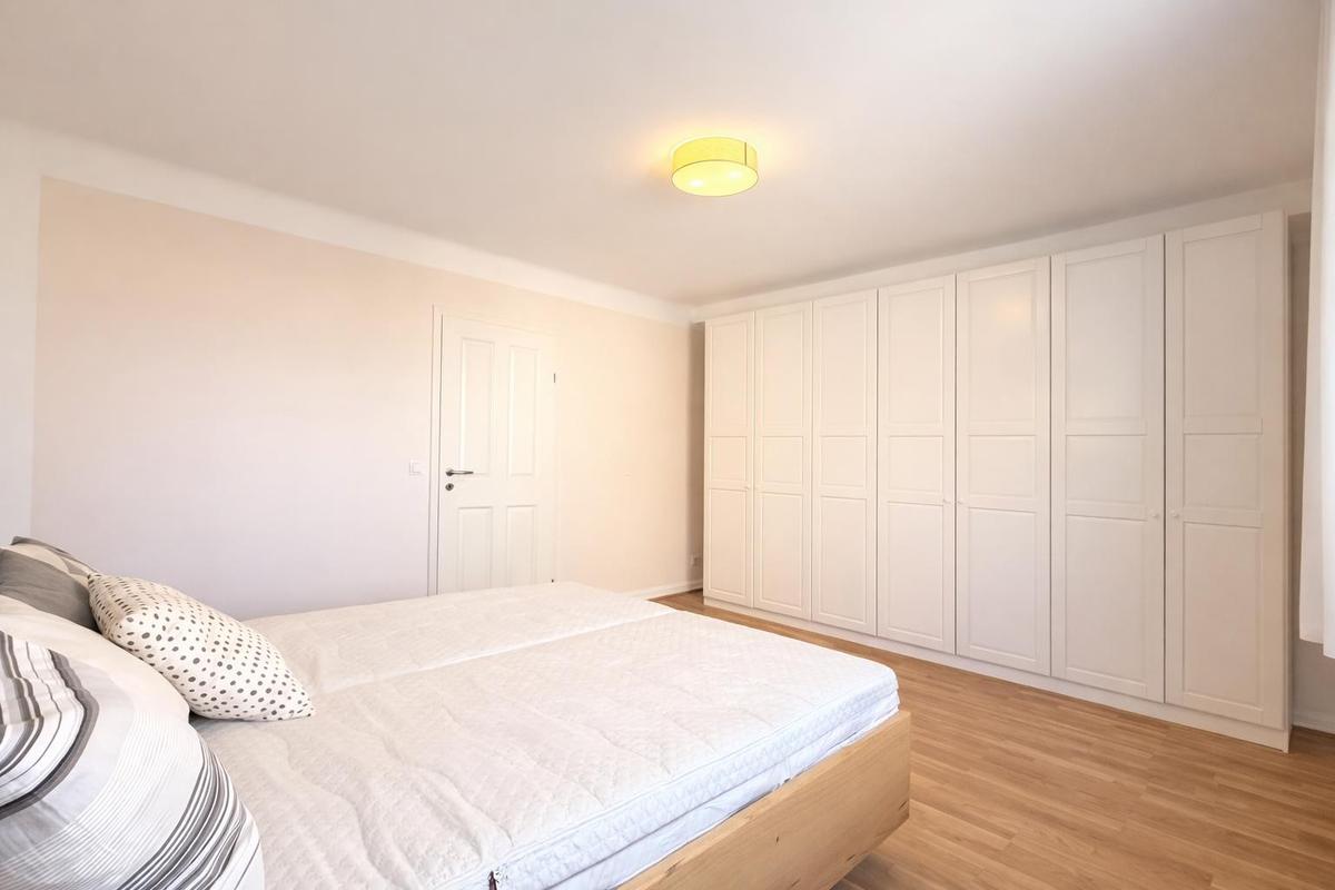 Schlafzimmer - gro�er Schrank