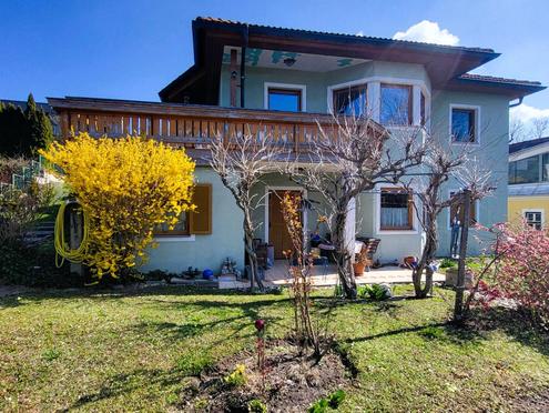 ELIT�RES, BARRIEREFREIES HAUS MIT PERSONENLIFT IN SCH�NER ZENTRALER AUSSICHTSLAGE