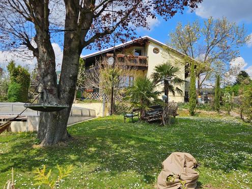 LIEBEVOLL RENOVIERTE ETAGE IM MIETHAUS IN HOLZLEITEN